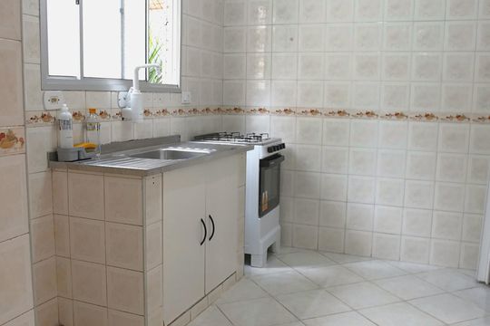 Cozinha de apartamento para alugar com 2 quartos, 57m² em Jardim Satelite, São Paulo