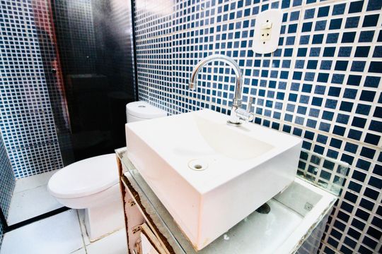 Banheiro 1 de apartamento para alugar com 2 quartos, 50m² em Conjunto Habitacional Santa Etelvina Ii, São Paulo