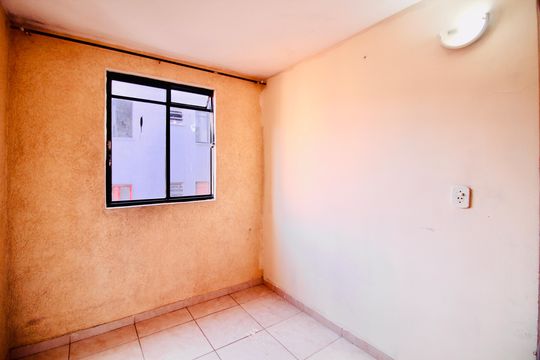 Quarto 2 de apartamento para alugar com 2 quartos, 50m² em Conjunto Habitacional Santa Etelvina Ii, São Paulo