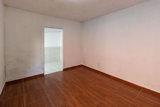 Quarto de casa para alugar com 1 quarto, 20m² em Jardim Cocaia, Guarulhos