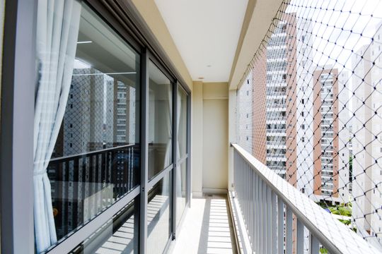 Varanda de kitnet/studio para alugar com 1 quarto, 30m² em Centro, Guarulhos