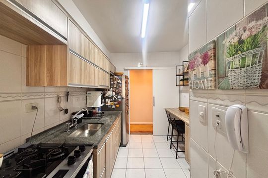 Cozinha de apartamento à venda com 3 quartos, 94m² em Centro Comercial Jubran, Barueri