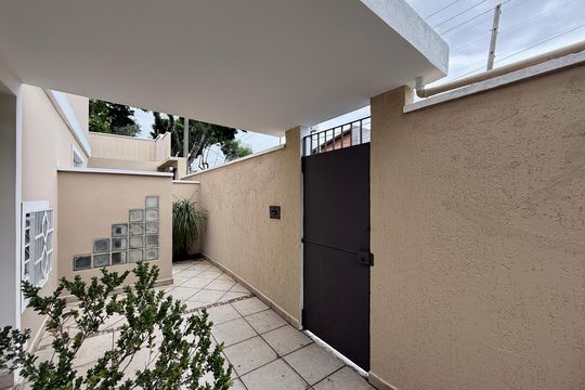 Entrada Casa de casa para alugar com 3 quartos, 189m² em Itaim Bibi, São Paulo