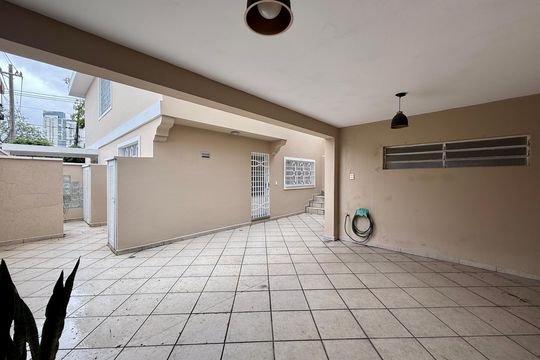 Garagem  de casa para alugar com 3 quartos, 189m² em Itaim Bibi, São Paulo