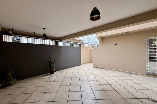 Garagem  de casa para alugar com 3 quartos, 189m² em Itaim Bibi, São Paulo