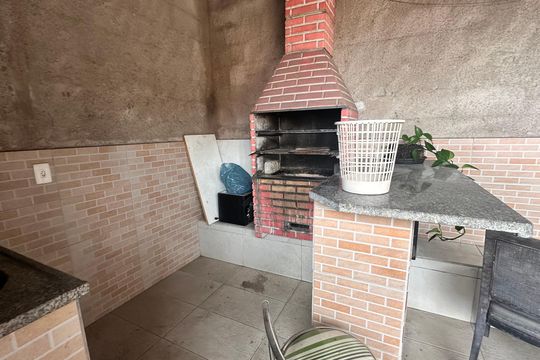Casa para alugar com 3 quartos, 400m² em Jardim Capelinha, São Paulo