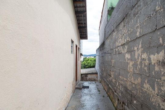 Corredor de casa à venda com 2 quartos, 60m² em Vila Rosalia, Guarulhos