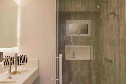 Banheiro de apartamento para alugar com 2 quartos, 77m² em Bigorrilho, Curitiba