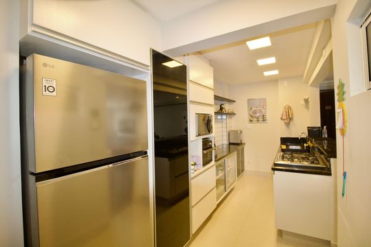 Cozinha de apartamento para alugar com 2 quartos, 77m² em Bigorrilho, Curitiba