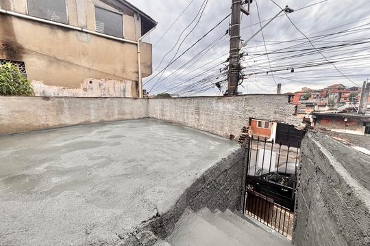Quintal de casa para alugar com 1 quarto, 45m² em Jardim Angela Maria, Carapicuíba