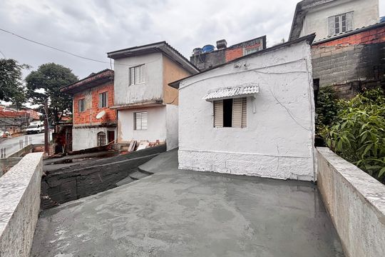 Quintal de casa para alugar com 1 quarto, 45m² em Jardim Angela Maria, Carapicuíba