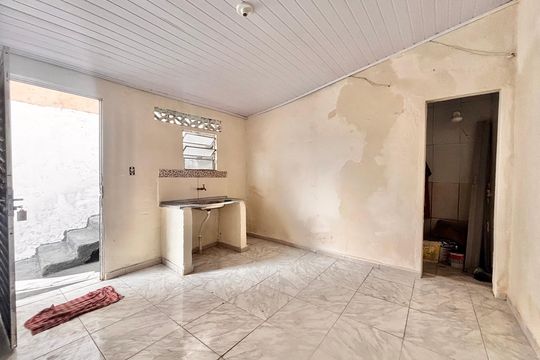 Cozinha de casa para alugar com 1 quarto, 45m² em Jardim Angela Maria, Carapicuíba