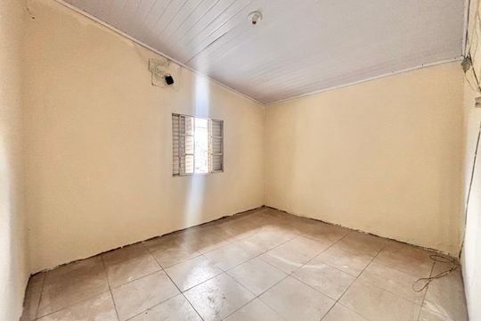 Quarto  de casa para alugar com 1 quarto, 45m² em Jardim Angela Maria, Carapicuíba