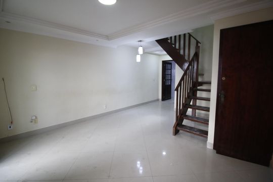 Casa para alugar com 3 quartos, 100m² em Jacarepaguá, Rio de Janeiro