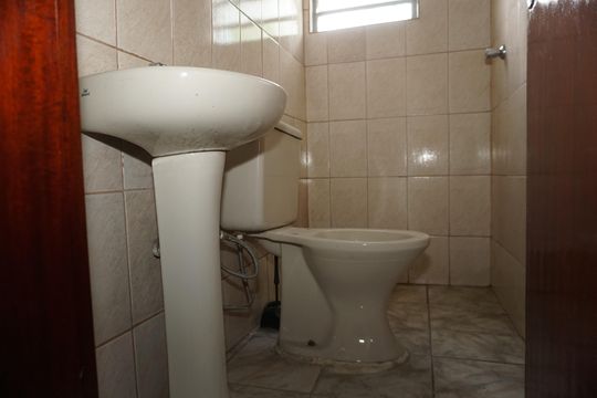 Banheiro Social de apartamento para alugar com 2 quartos, 80m² em Jardim Guarujá, Embu das Artes