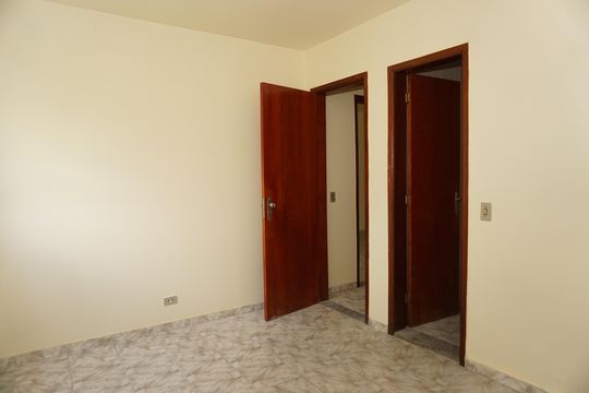 Apartamento para alugar com 2 quartos, 80m² em Jardim Guarujá, Embu das Artes