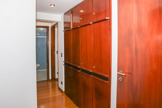 Corredor de apartamento à venda com 4 quartos, 209m² em Lapa, São Paulo