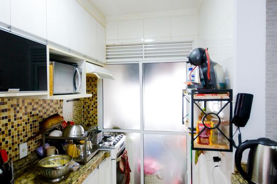 Cozinha de apartamento à venda com 2 quartos, 54m² em Vila Florida, Guarulhos