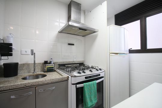 Cozinha de apartamento para alugar com 1 quarto, 64m² em Vila Andrade, São Paulo