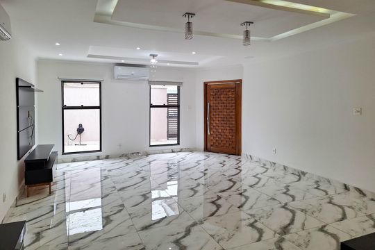Sala de casa para alugar com 3 quartos, 191m² em Serra Grande, Niterói