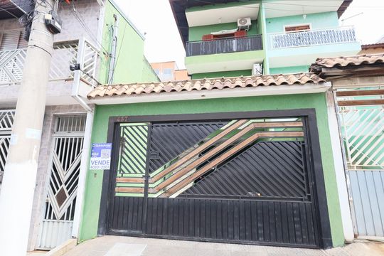 Fachada de casa à venda com 3 quartos, 125m² em Padroeira, Osasco