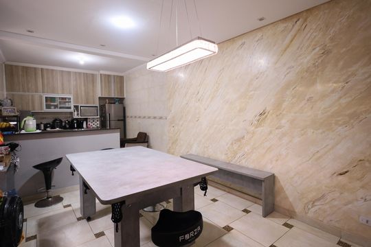 Cozinha de casa à venda com 3 quartos, 125m² em Padroeira, Osasco