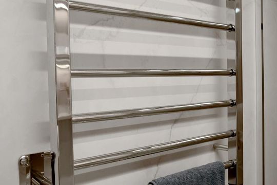 Banheiro de kitnet/studio para alugar com 1 quarto, 33m² em Pinheiros, São Paulo