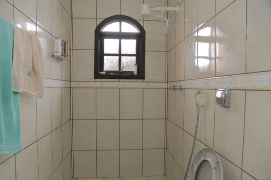 Banheiro da Suíte 1 de casa para alugar com 3 quartos, 220m² em Vila Verde, São Paulo