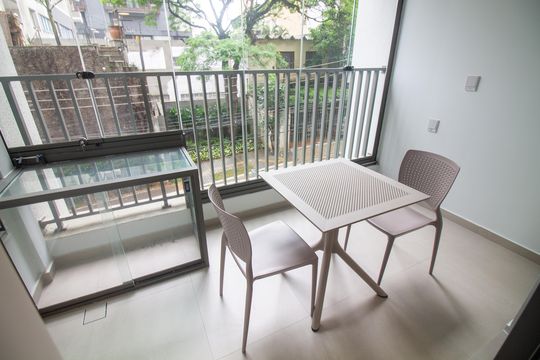 Varanda de kitnet/studio para alugar com 1 quarto, 27m² em Jardim das Acacias, São Paulo