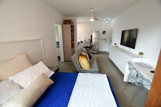 Quarto / Sala de kitnet/studio à venda com 1 quarto, 34m² em Centro, Campinas