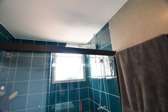 Banheiro de kitnet/studio à venda com 1 quarto, 34m² em Centro, Campinas