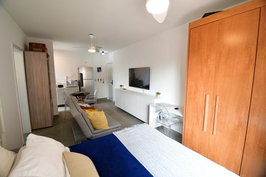Quarto / Sala de kitnet/studio à venda com 1 quarto, 34m² em Centro, Campinas
