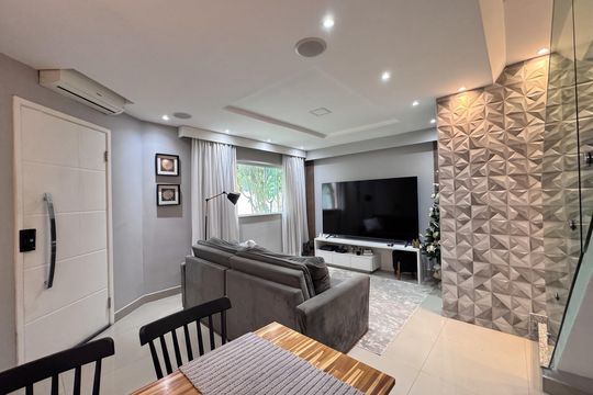 Casa de Condomínio à venda com 4 quartos, 147m² em Taquara, Rio de Janeiro
