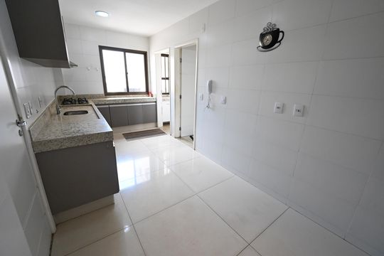 Apartamento para alugar com 4 quartos, 140m² em Setor Bela Vista, Goiânia