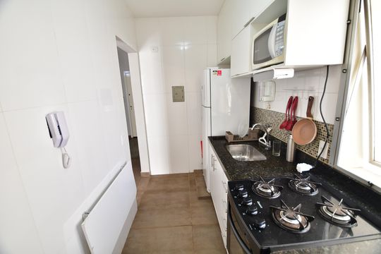 Cozinha de apartamento para alugar com 1 quarto, 40m² em Centro, Campinas