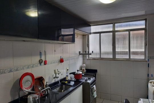 Cozinha de apartamento à venda com 2 quartos, 53m² em Vila Valqueire, Rio de Janeiro