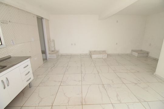 Subsolo Cozinha / Quarto de casa para alugar com 3 quartos, 70m² em Vila das Flores, São José dos Campos