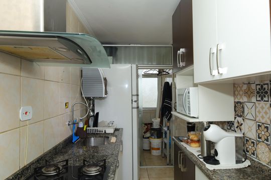 Cozinha de apartamento à venda com 2 quartos, 40m² em Vila Santa Cruz (zona Leste), São Paulo
