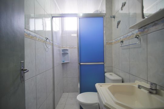 Banheiro de apartamento à venda com 2 quartos, 46m² em Rio Branco, São Leopoldo