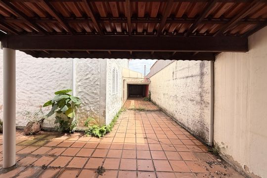 Garagem/Quintal de casa para alugar com 3 quartos, 325m² em Vila Padre Nobrega, Jundiaí