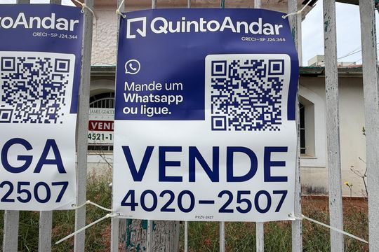 Plaquinha instalada COD PXZV-2427 de casa para alugar com 3 quartos, 325m² em Vila Padre Nobrega, Jundiaí