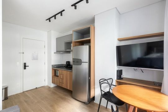 Cozinha de kitnet/studio para alugar com 1 quarto, 27m² em Água Branca, São Paulo