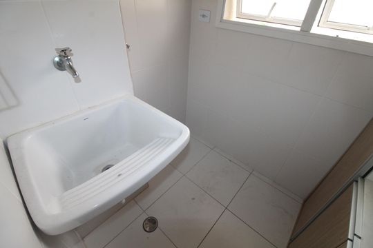 Área de Serviço de apartamento para alugar com 2 quartos, 70m² em Jardim Estoril, São José dos Campos