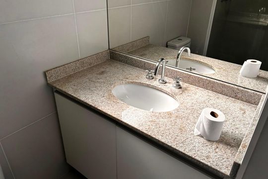 Banheiro de apartamento à venda com 1 quarto, 21m² em Paraíso, São Paulo