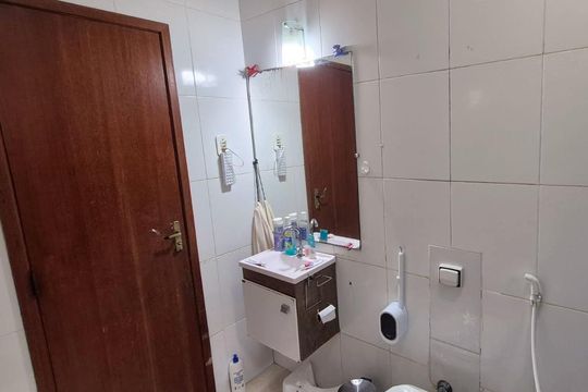 Banheiro de casa para alugar com 2 quartos, 70m² em Vigário Geral, Rio de Janeiro
