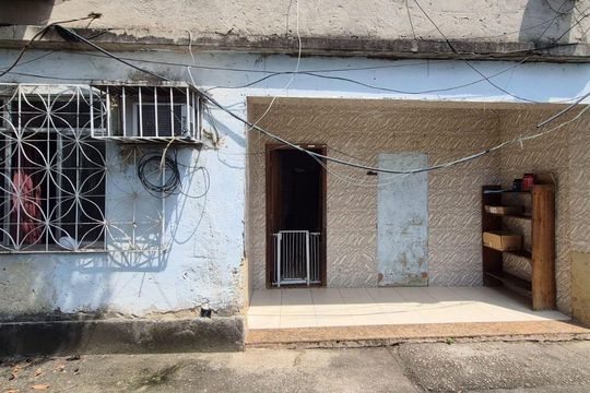 Fachada de casa para alugar com 2 quartos, 70m² em Vigário Geral, Rio de Janeiro