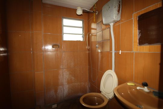 Banheiro de casa de condomínio à venda com 2 quartos, 150m² em Curicica, Rio de Janeiro