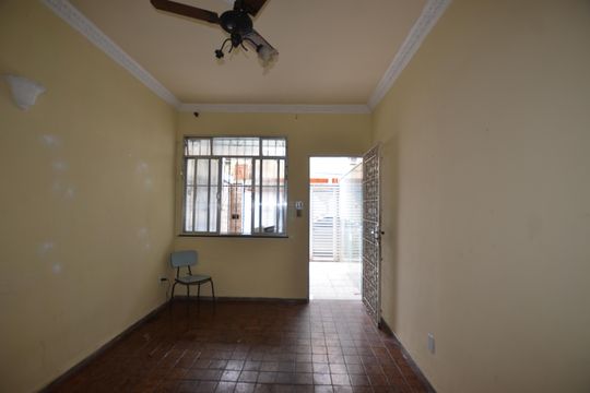 Casa para alugar com 1 quarto, 45m² em Osvaldo Cruz, Rio de Janeiro