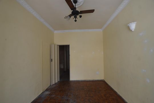 Sala de casa para alugar com 1 quarto, 45m² em Osvaldo Cruz, Rio de Janeiro