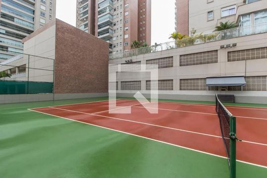 Área externa de apartamento para alugar com 3 quartos, 136m² em Centro Empresarial Tamboré, Santana de Parnaíba